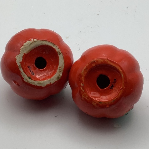 Vintage Japan Tomato Salt & Pepper Shakers - Picture 5 of 7